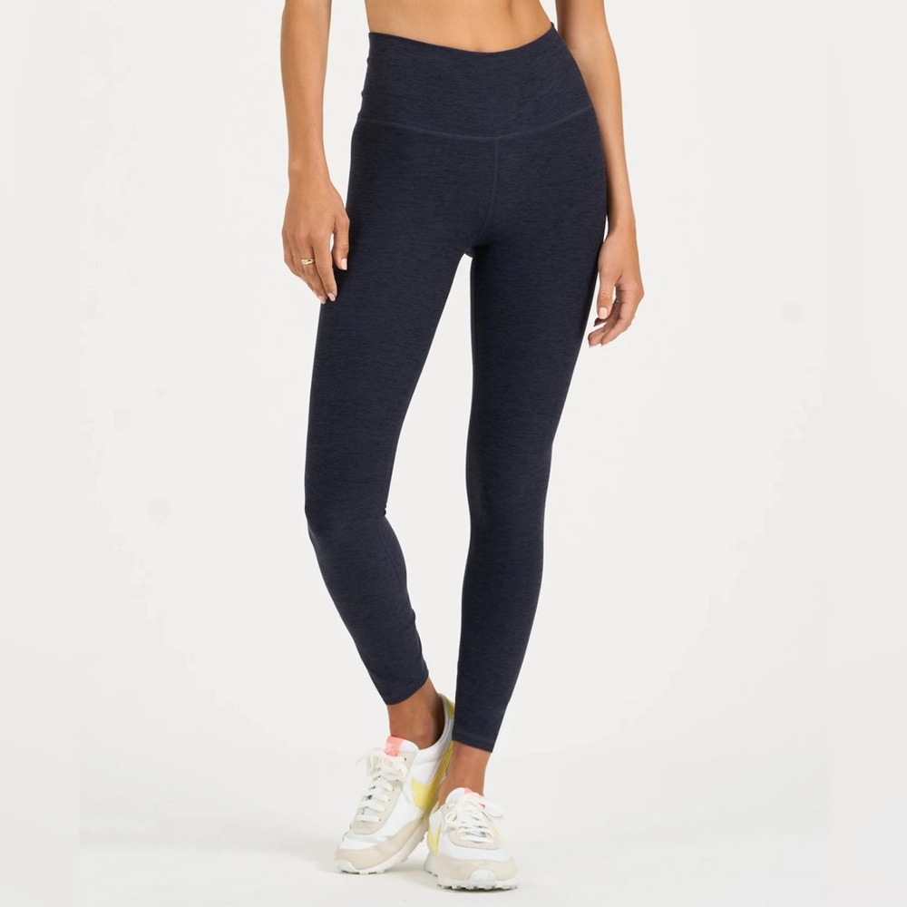 Vuori - Clean Elevation - Legging (size XS) and Top (size S) in Navy